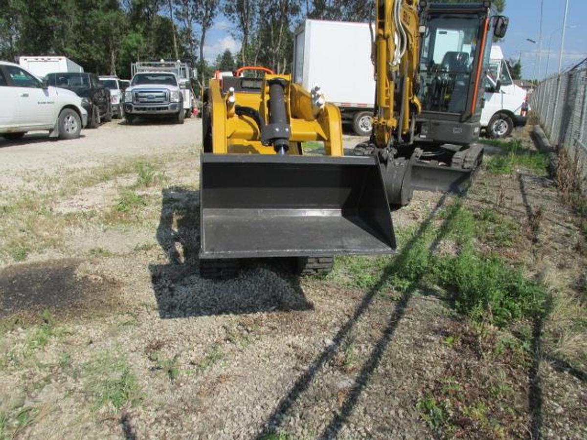 Brand new mini skid steer Kubota 23 hp 