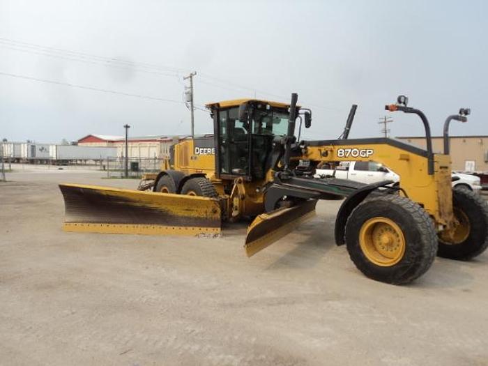 Used 2013 John Deere 870 GP with wing