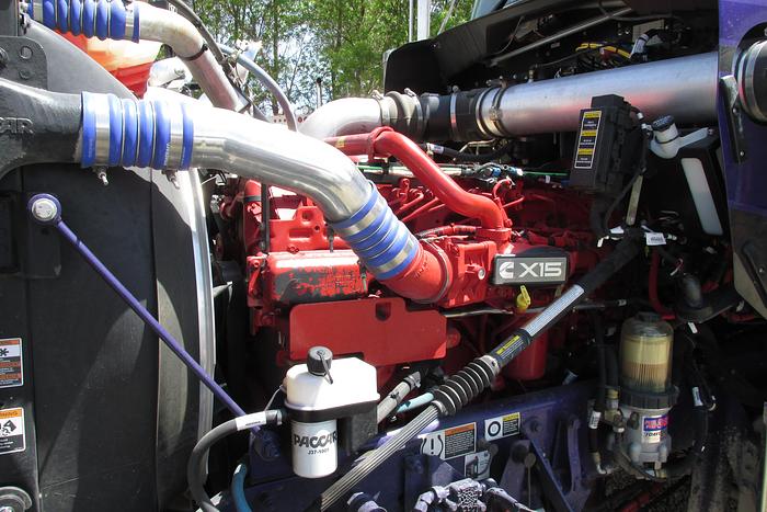 Used 2023 Kenworth W 900 565 hp Cummins 18 speed