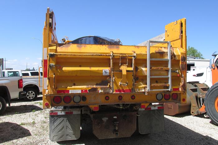Used 2008 Ford F 750 dump with hydraulic brakes  only 102,000 km