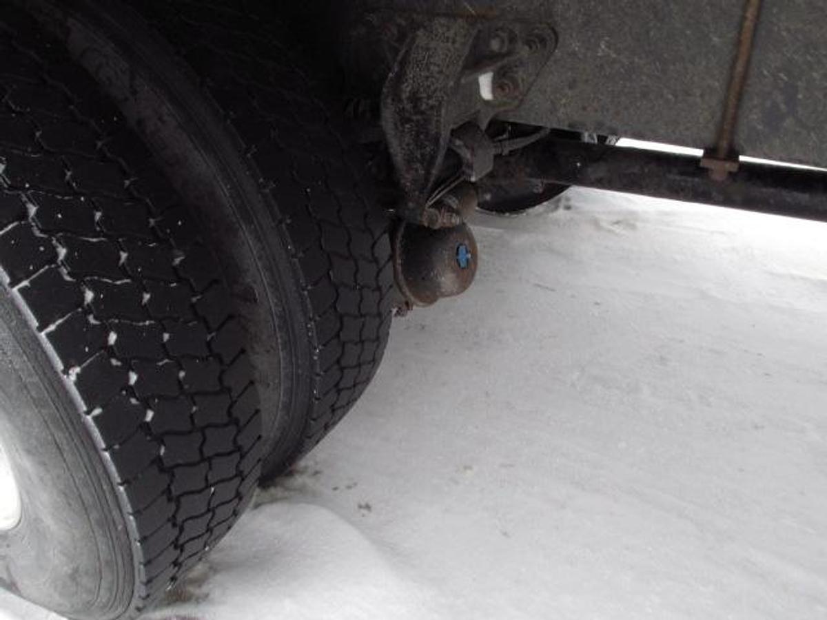 Used 2017 Kenworth T 370 with 24 ft Van body with tailgate