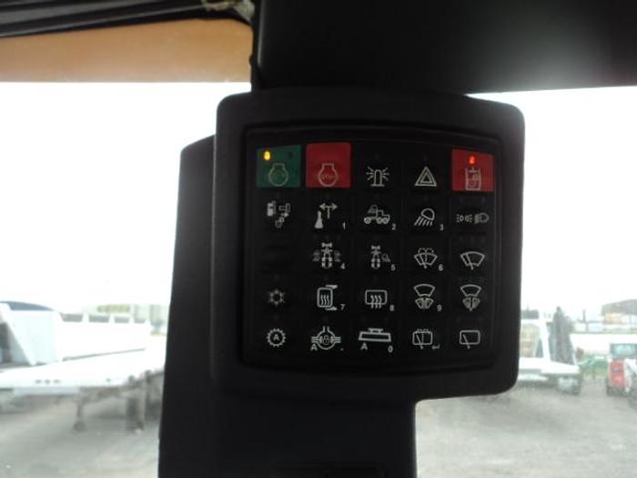 Used 2013 John Deere 870 GP with wing