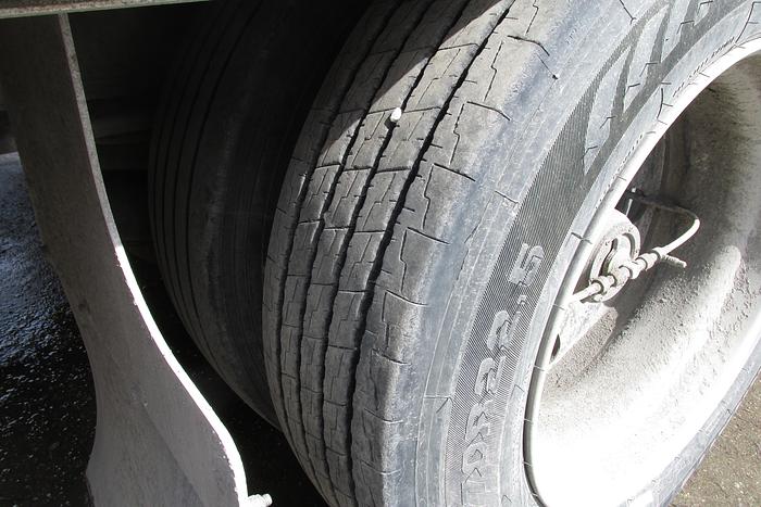 Used 2023 Extreme 53 ft Aluminum triple axle step deck with lift axle