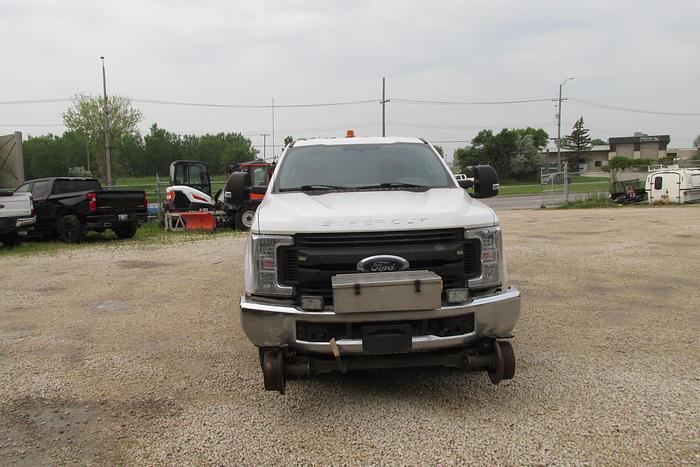 Used High rail 2017 Ford F 350 Crew cab long box New engine