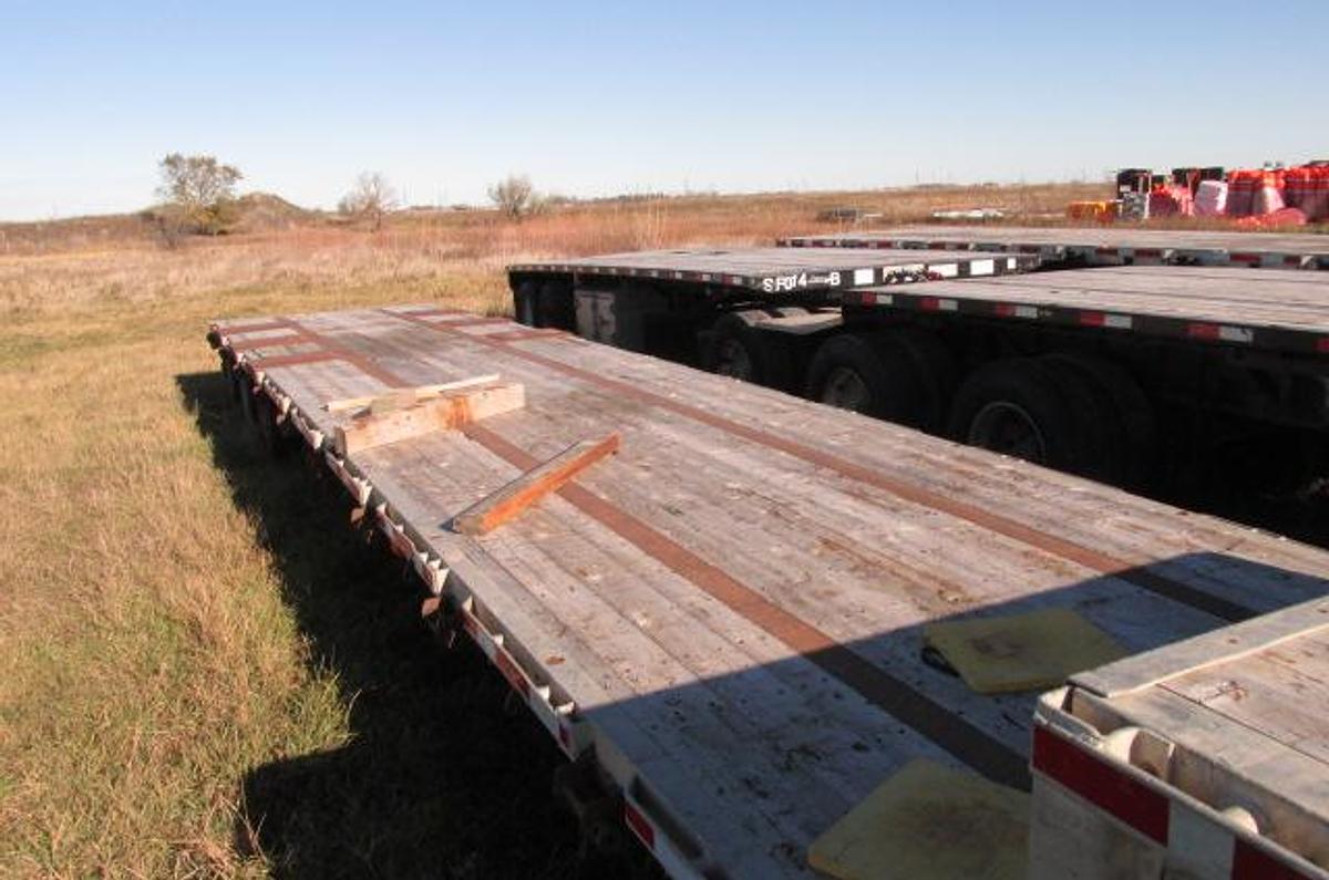 Used 2015 Lode Ling 53 ft Step deck low pro tridem