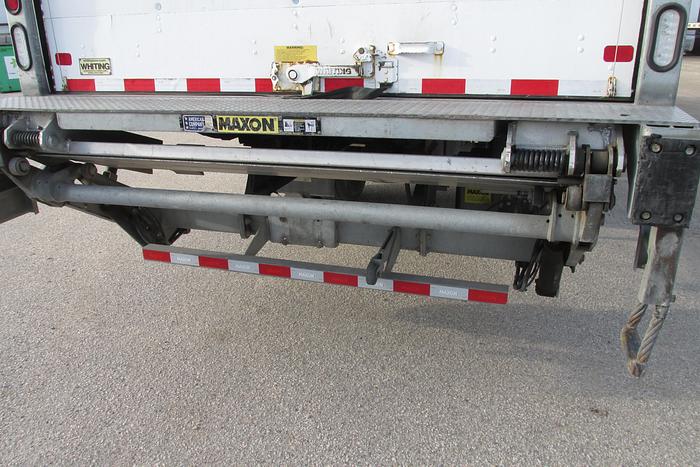 Used 2018 Peterbilt 337 26 ft Van with power tailgate low km