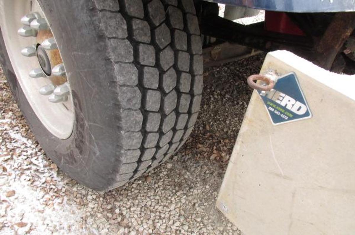 Used 2018 Peterbilt 367 X 15 565 HP 18 spd