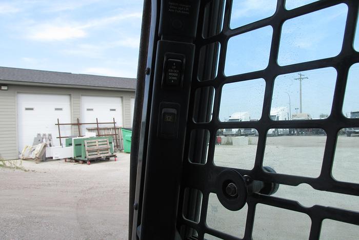 Used 2013 Bobcat S 590 skid steer