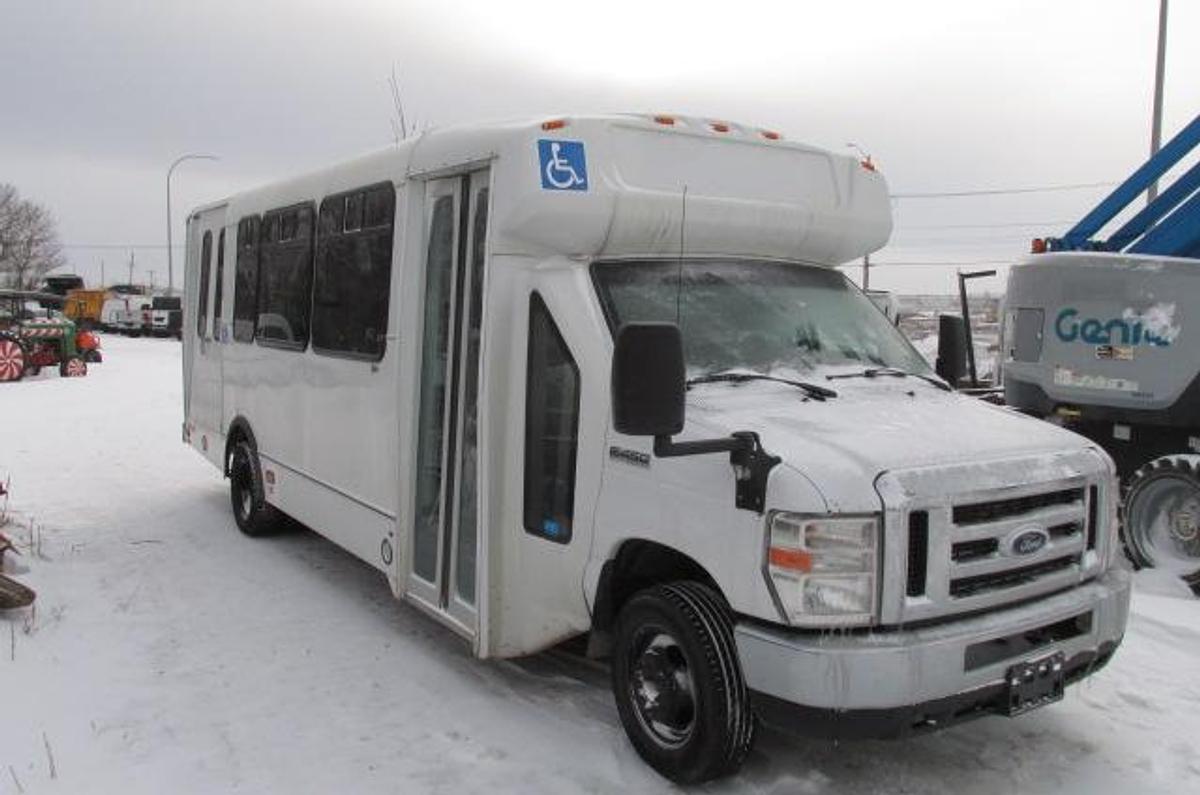 Used 2017 Ford E450 18 passenger Shuttle Van with wheel chair lift