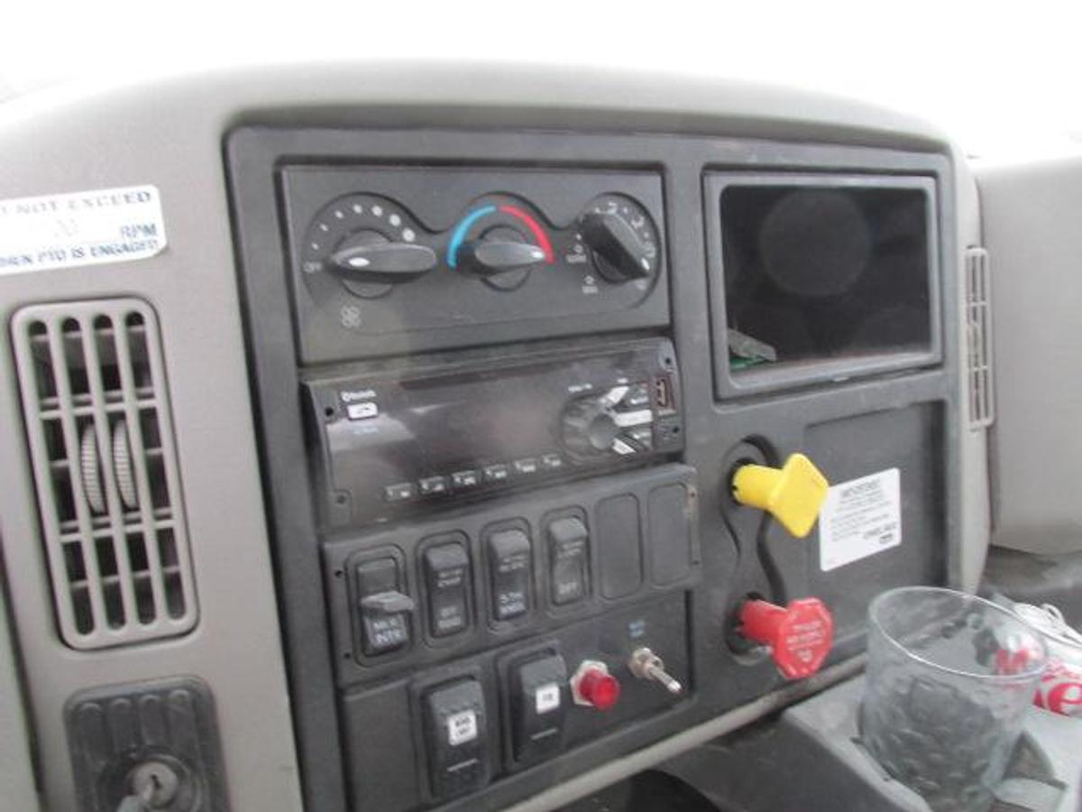 Used 2018 International 7600 Septic truck