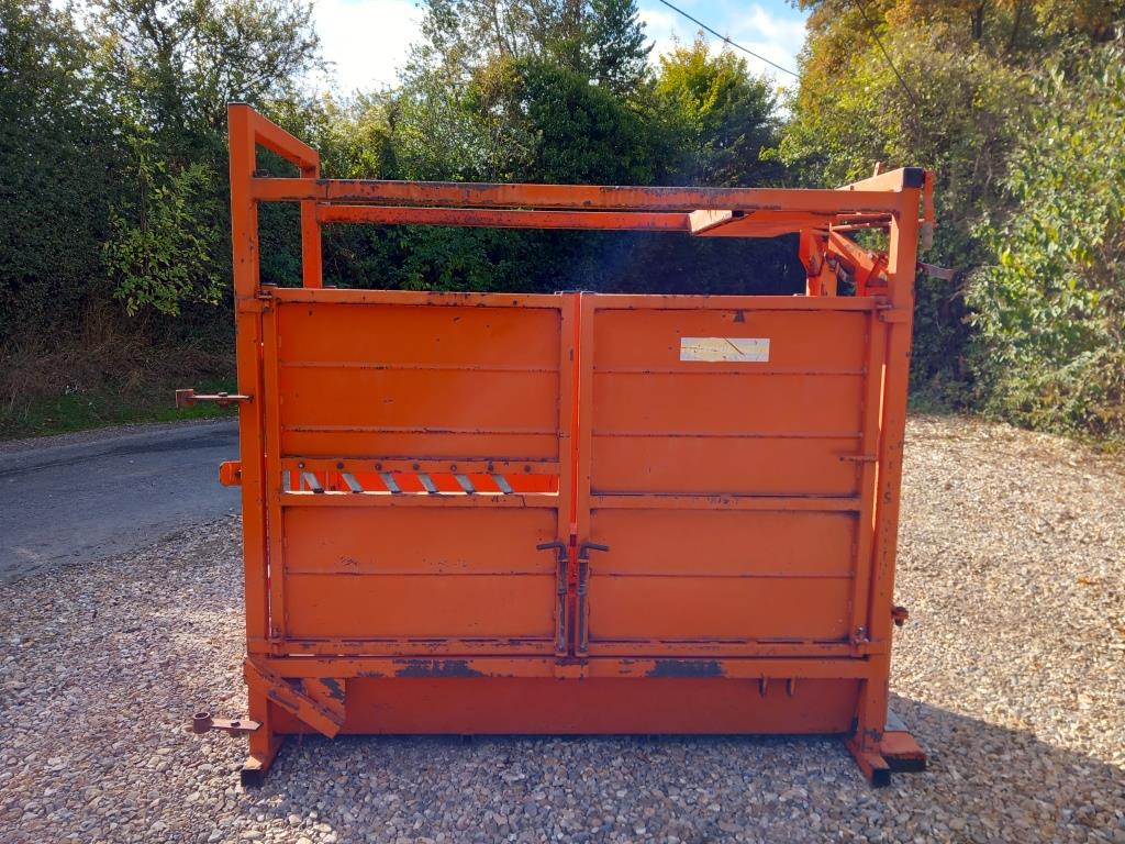 Used Ritchie Cattle Crush