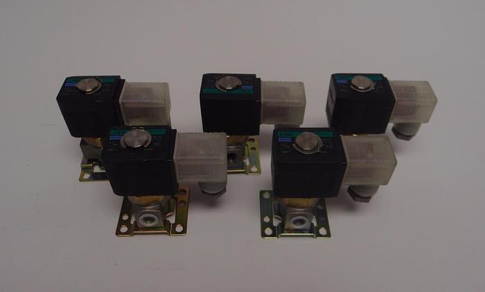 Used CKD FWB41 Water Solenoid Valve 72 psi 24 VDC LOT OF 7 (3890)