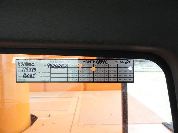Used 2011 FREIGHTLINER BUSINESS CLASS M2 106