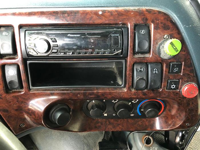 Used 2004 DAF 95 XF 480 6x2 MANUAL EURO 4