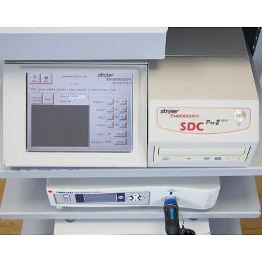 Used COLONNE STRYKER D'ENDOSCOPIE AVEC ECRAN PLAT SONY LMD 181MD