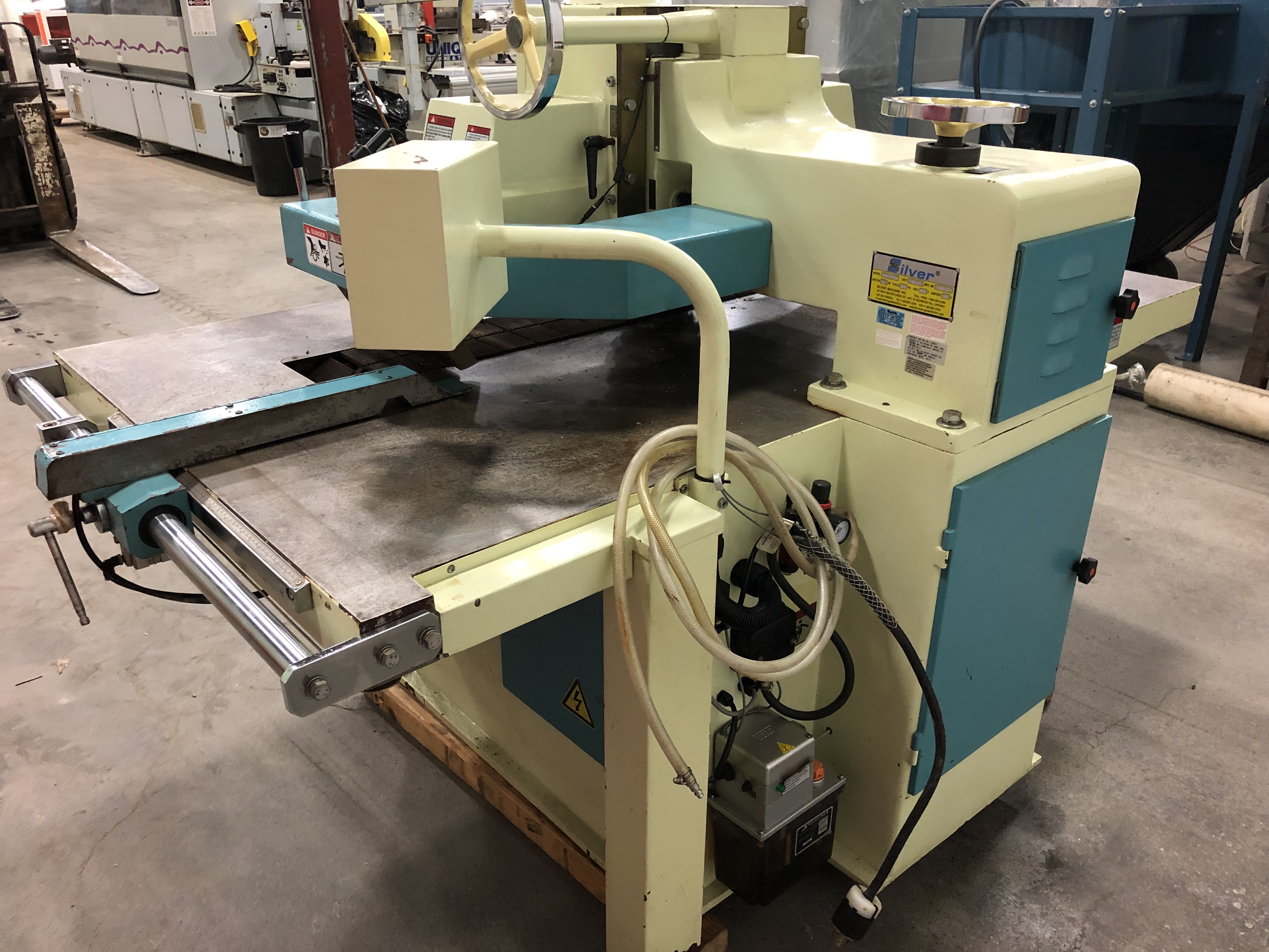 Used 2010 Silver SRS -610A