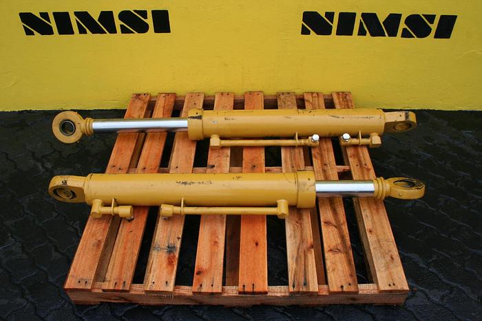 Used Bell B40 Reconditioned Steering Cylinder