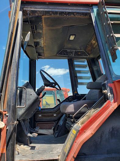 Used 1982 International 5488 Tractor