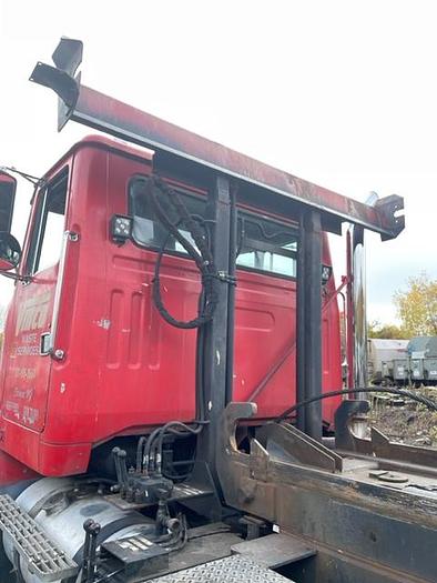 Used 1989 Volvo Autocar Roll-Off with 75000 lb American Hoist