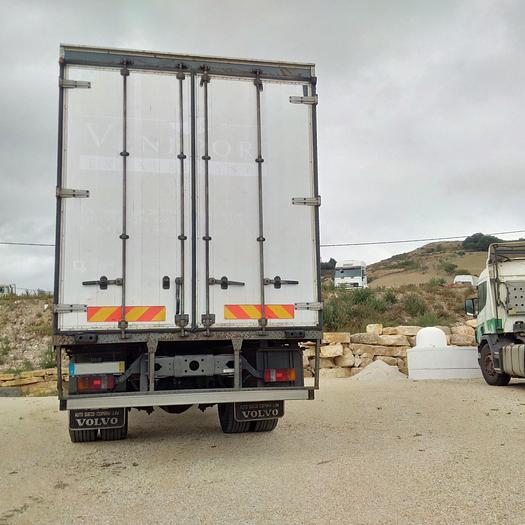 Usado 2001 Volvo  FL 250 19 ton