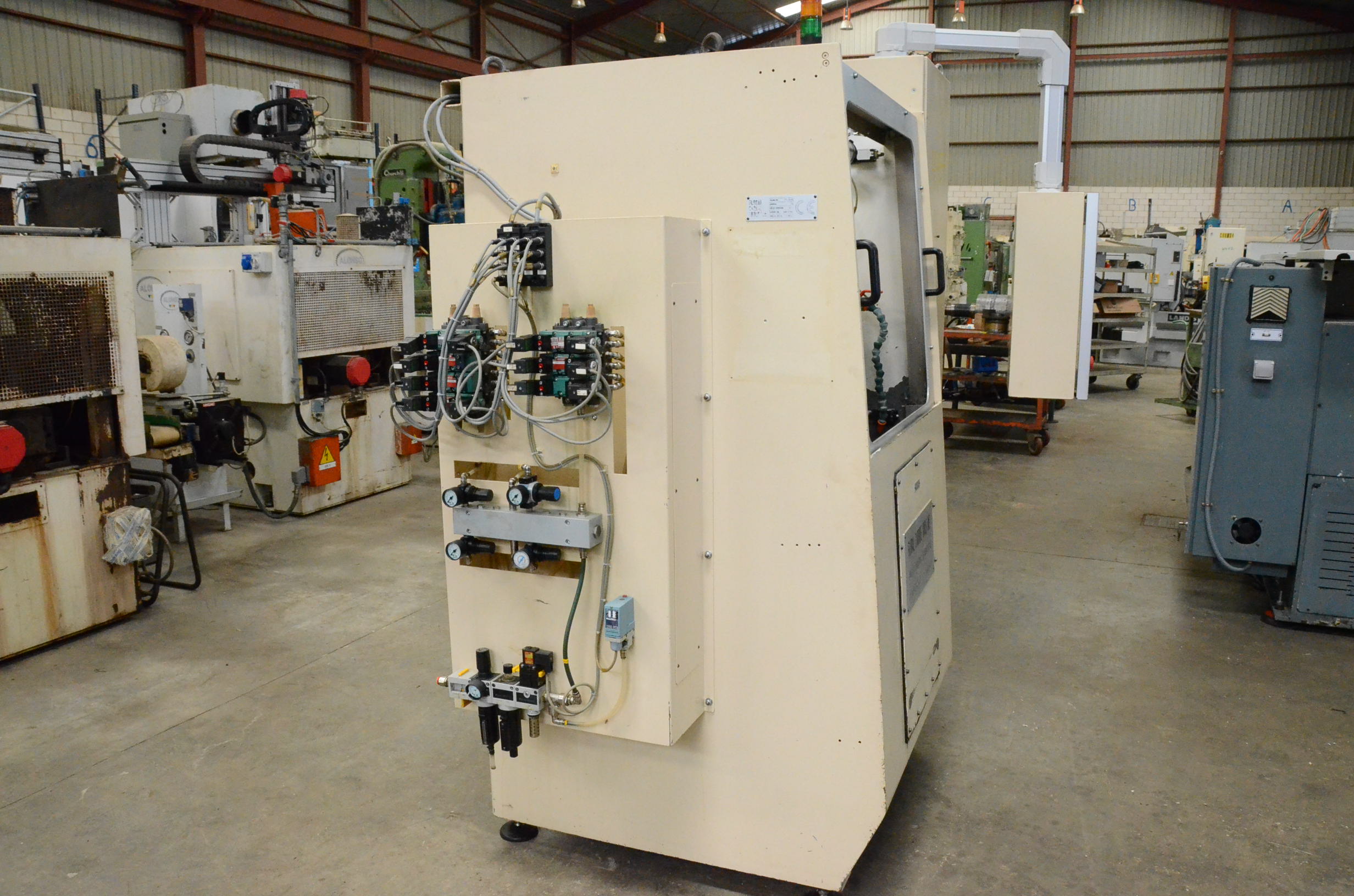 Usado 2000 Global Carbide Tools UCD-25-UT Achaflanadoras #4454