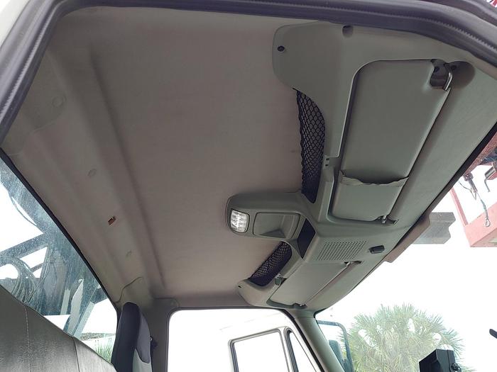 Used Elliott L55R Sign Crane on 2019 International 4300 Reg Cab Flatbed Truck - M97257