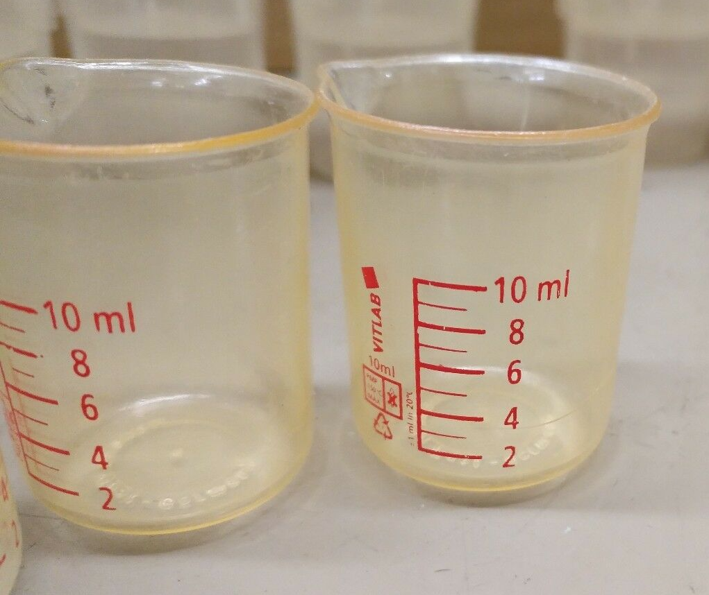 Used Plastic Beakers Various Brands and Volumes for Sale at Chemistry