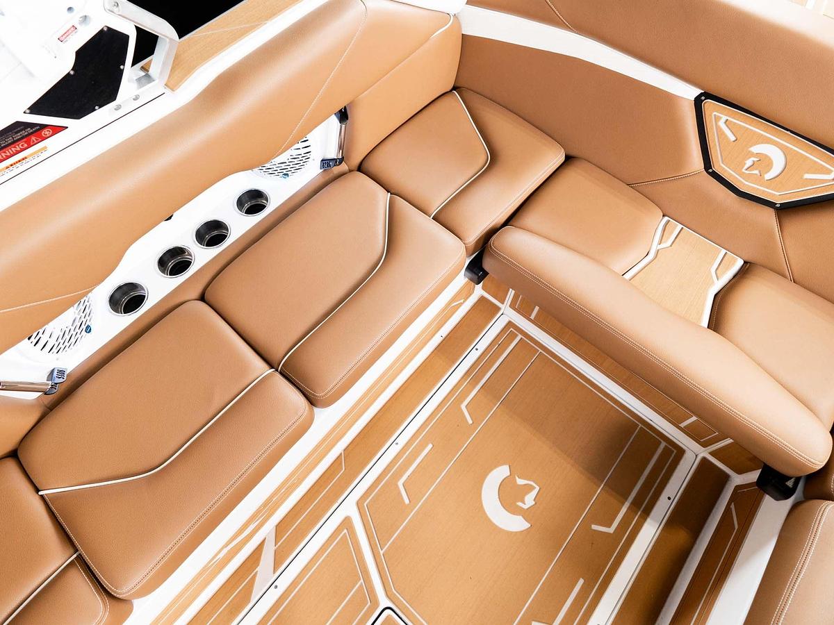 2026 Centurion NV243 - Frost White / Castano