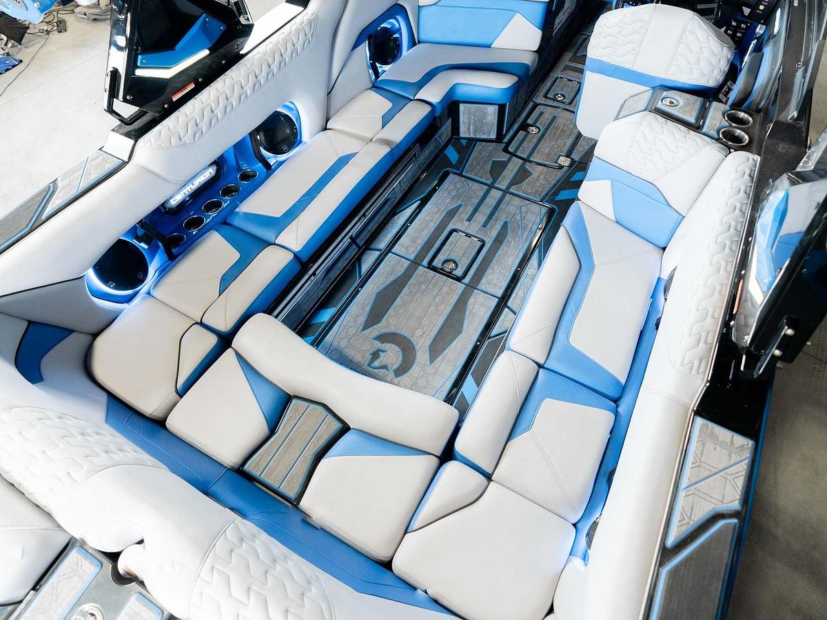 2025 Centurion Ri245 - Onyx Black / Marina Blue