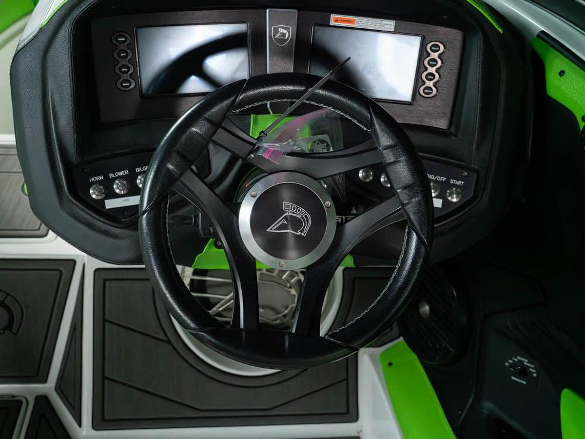 Used 2017 Centurion Ri257 - White / Gunmetal Flake / Green