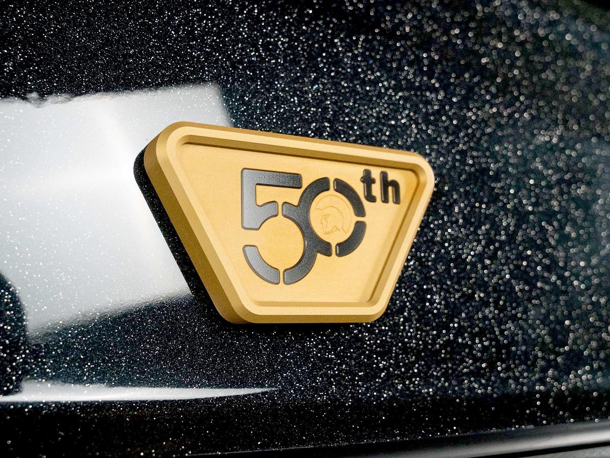 2026 Centurion NV243 - Black Flake / Onyx Black