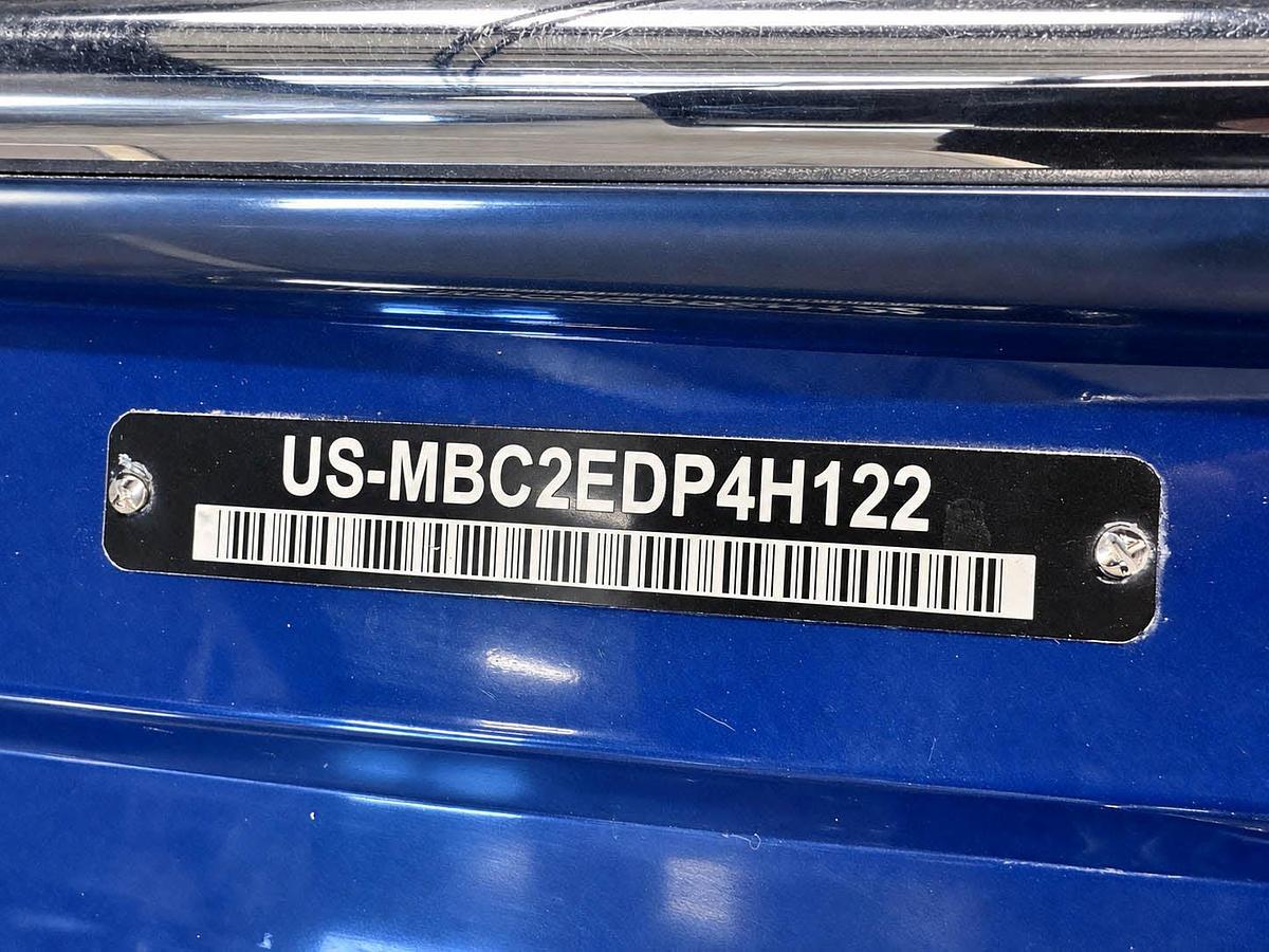 Used 2022 Mastercraft NXT22 in BLUE w/ gray interior