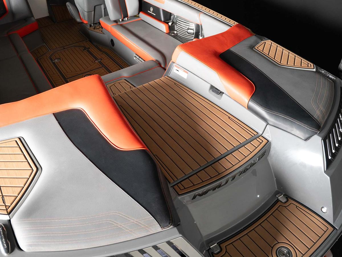 Used 2019 Nautique G25 - Grey / Orange