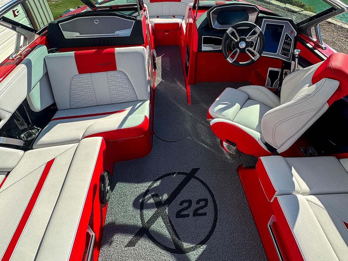 Used 2020 Mastercraft X22 - Red / White