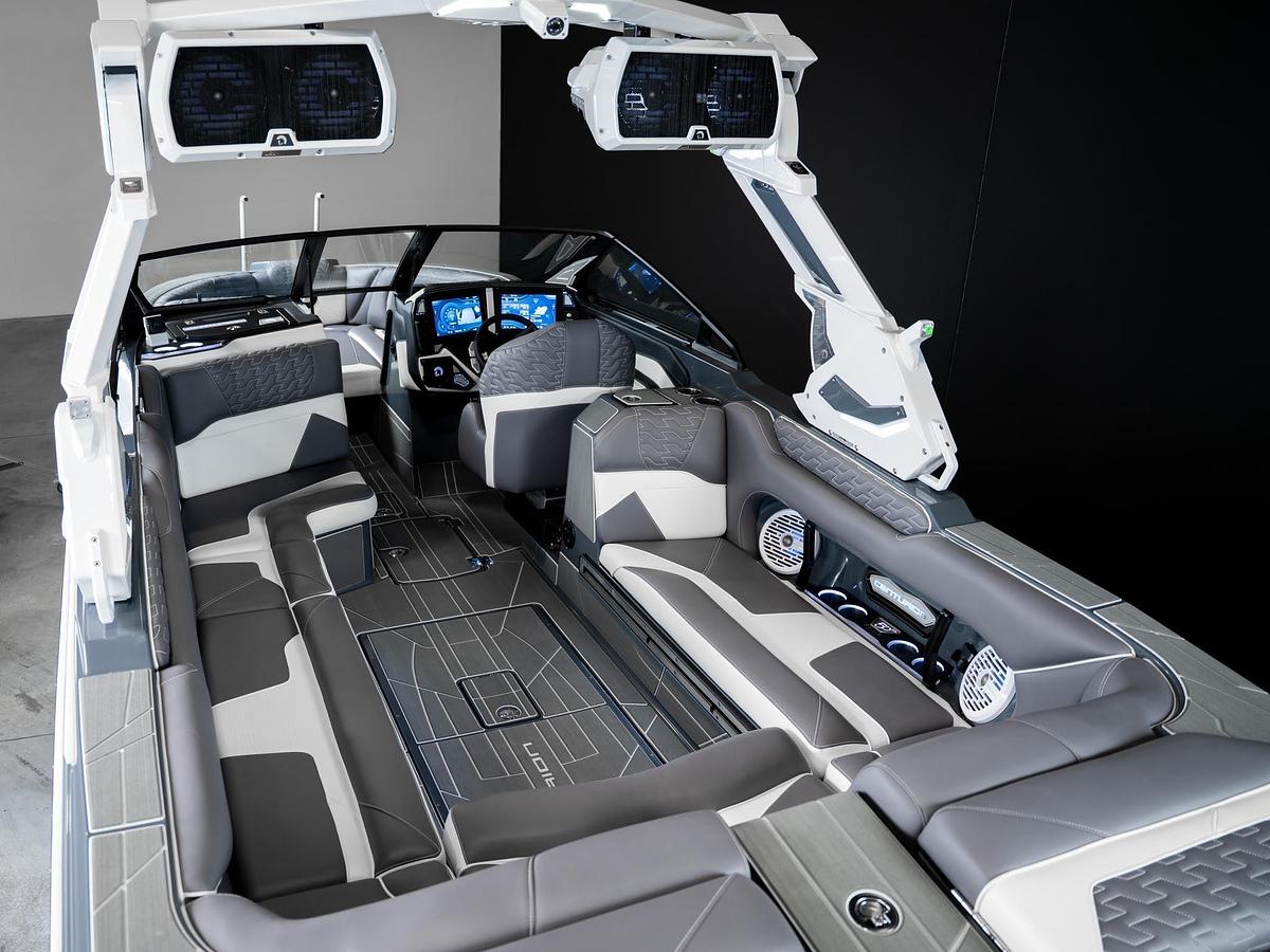 2026 Centurion Ri245 - Charcoal / White Accents