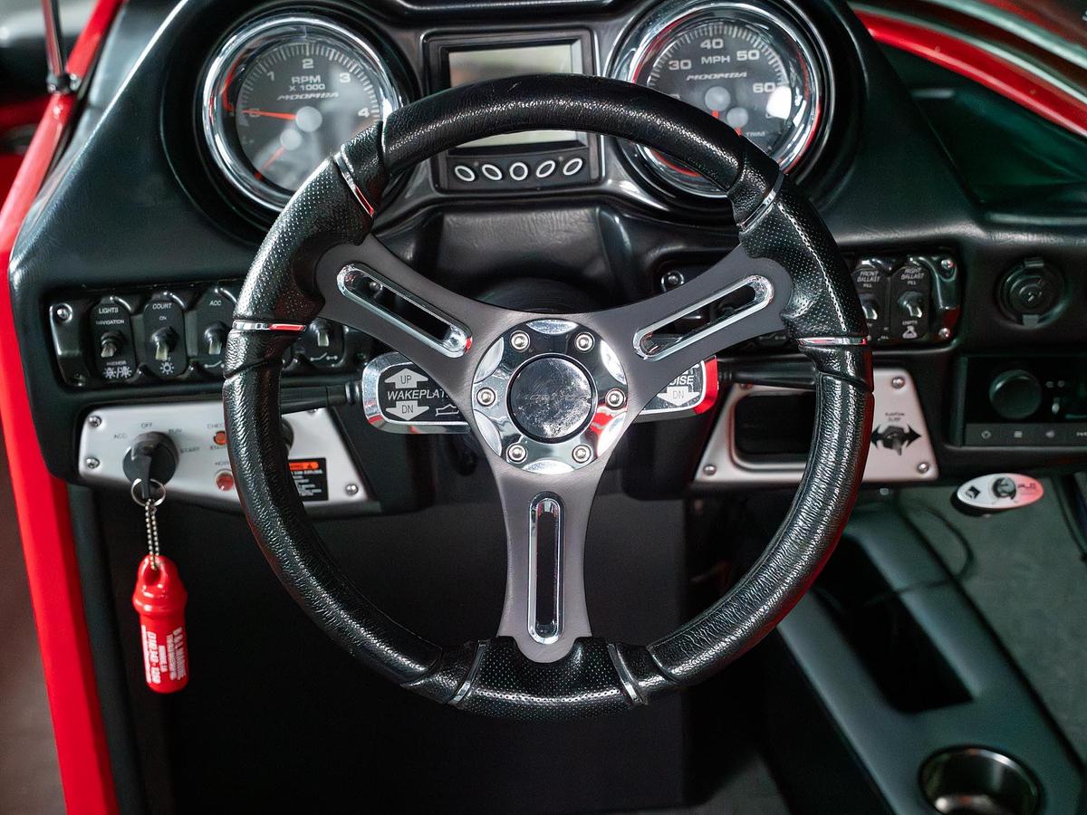 Used 2016 Moomba Mondo - Red / Black