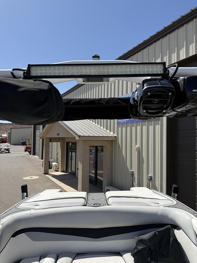 Used 2018 CENTURION RI237