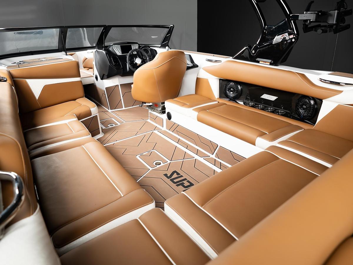 Used 2025 Supreme S240 - White Frost / Castano Brown Interior