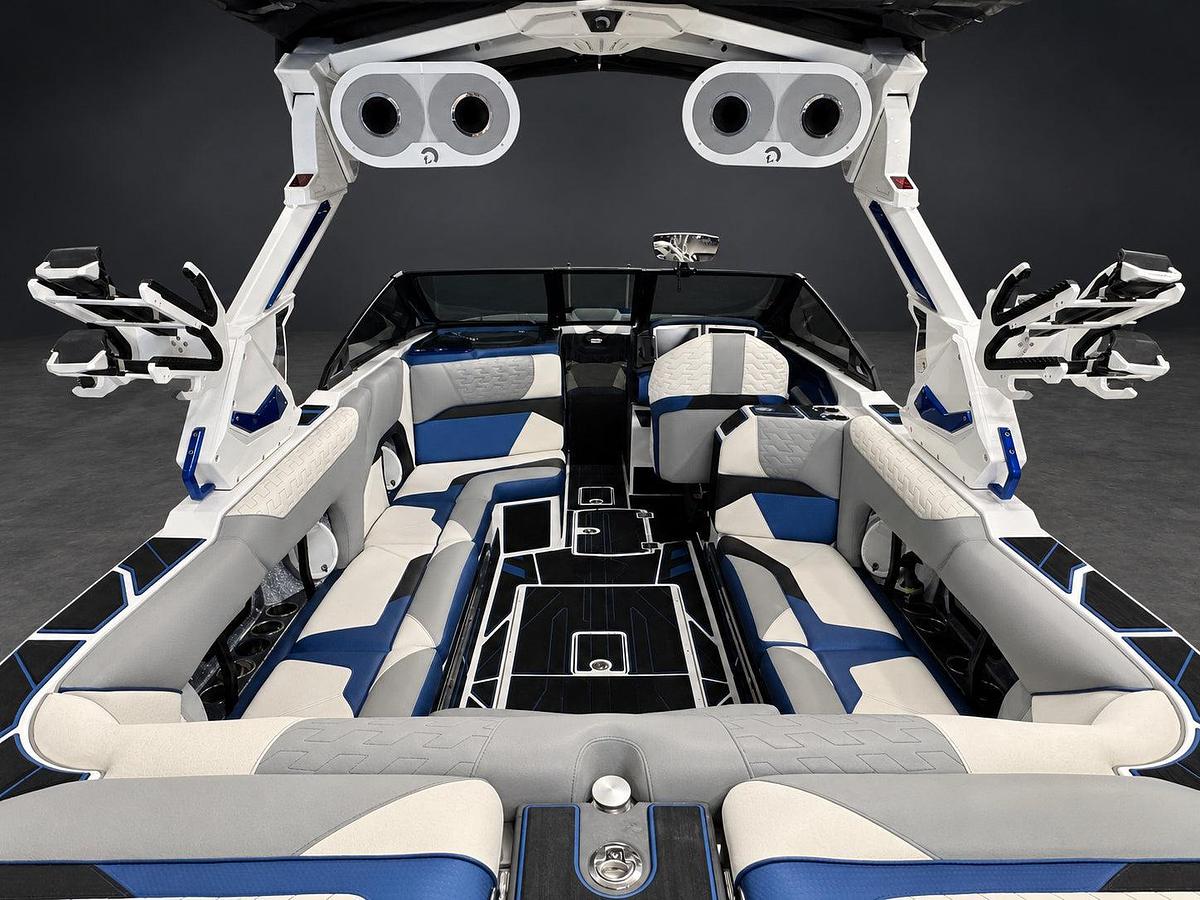 Used 2024 Centurion Ri245 in White w/ WHITE interior