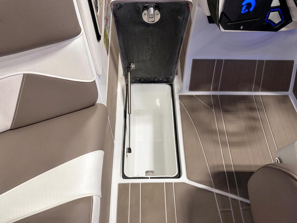 2026 Centurion Ri230 - Silver Flake / White Frost