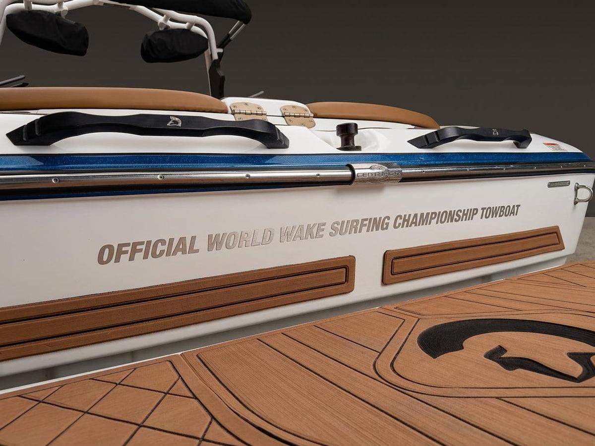 Used 2015 Centurion FS44 - Canadian Blue Flake / White