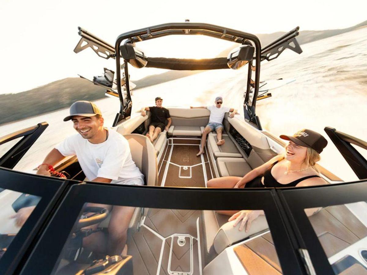 2026 Supreme Boats S240 Base