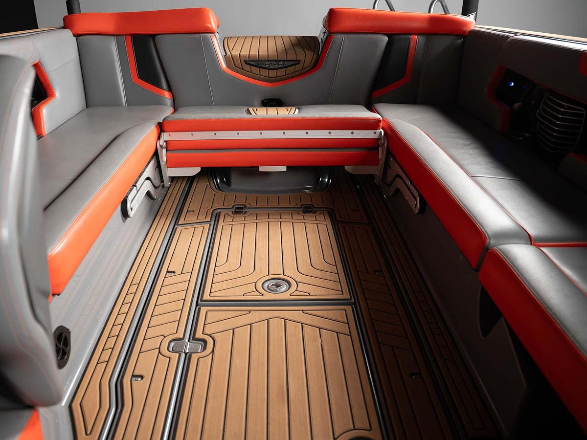 Used 2019 Nautique G25 - Grey / Orange