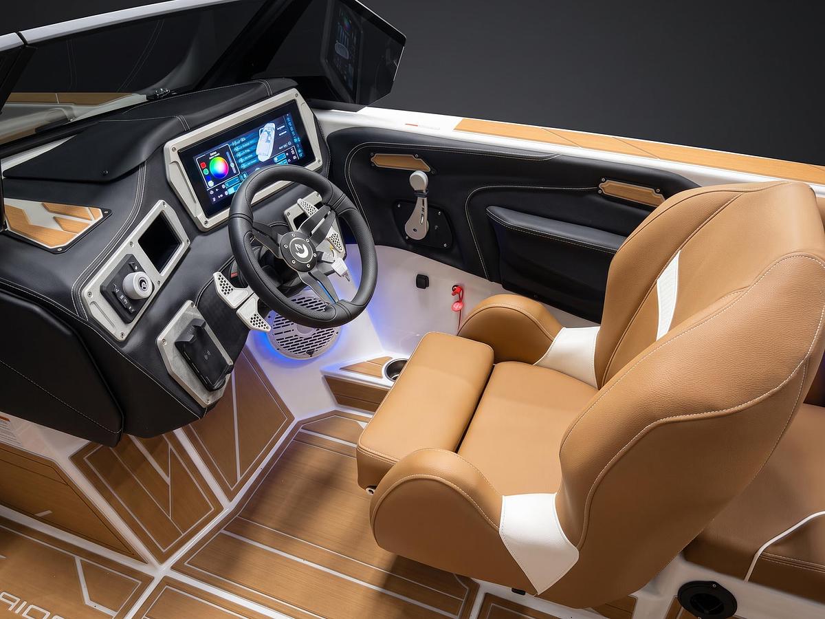2026 Centurion Nv233 - White Frost / Castano Brown