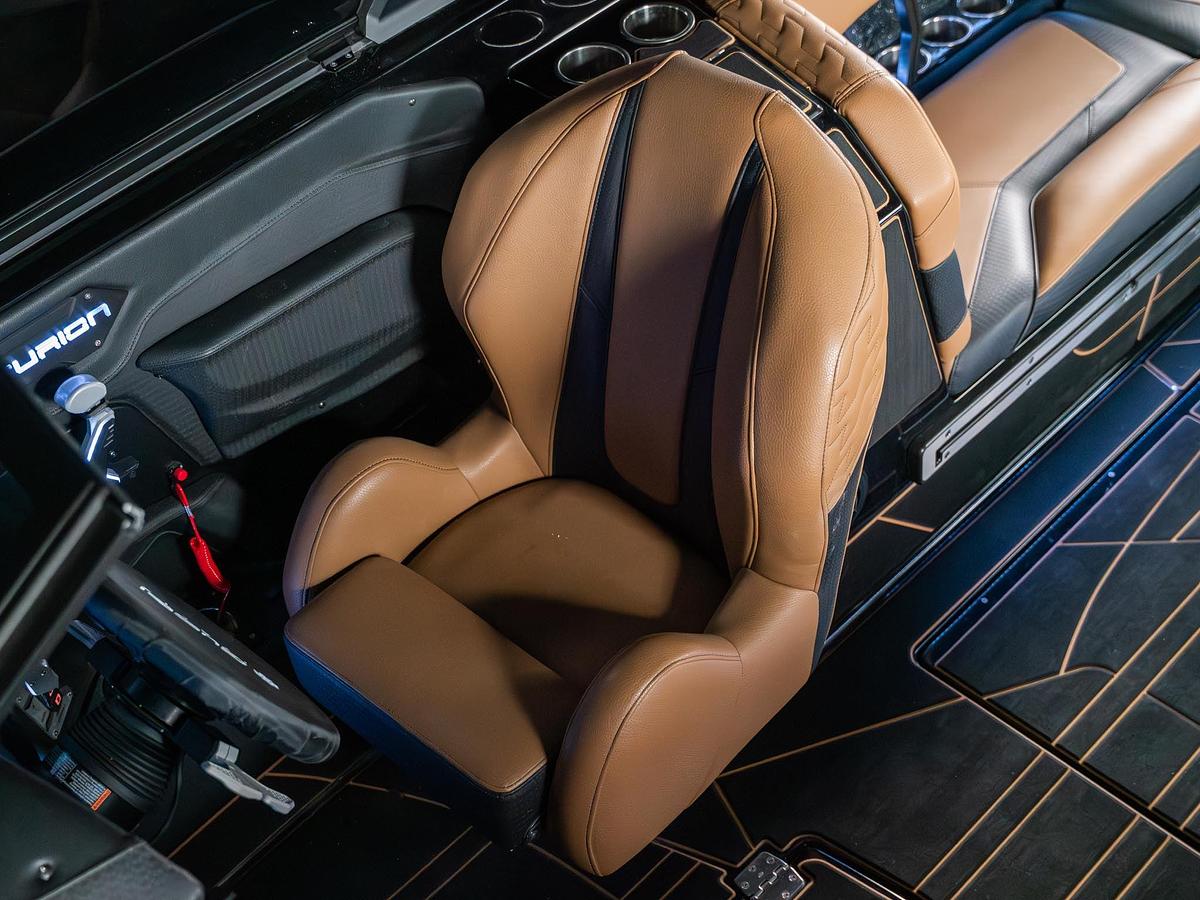 Used 2025 Centurion Ri245 Black Flake / Onyx Black