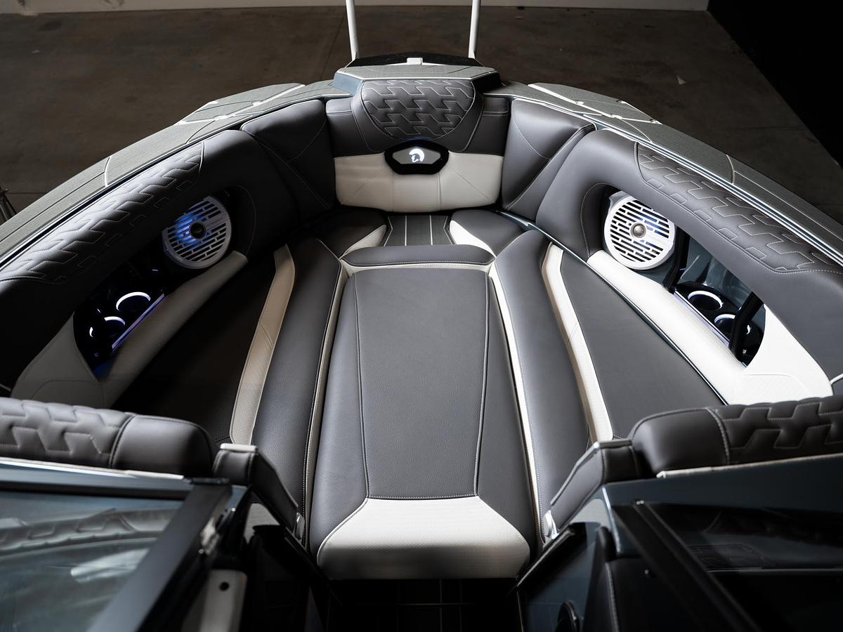 2026 Centurion Ri245 - Charcoal / White Accents