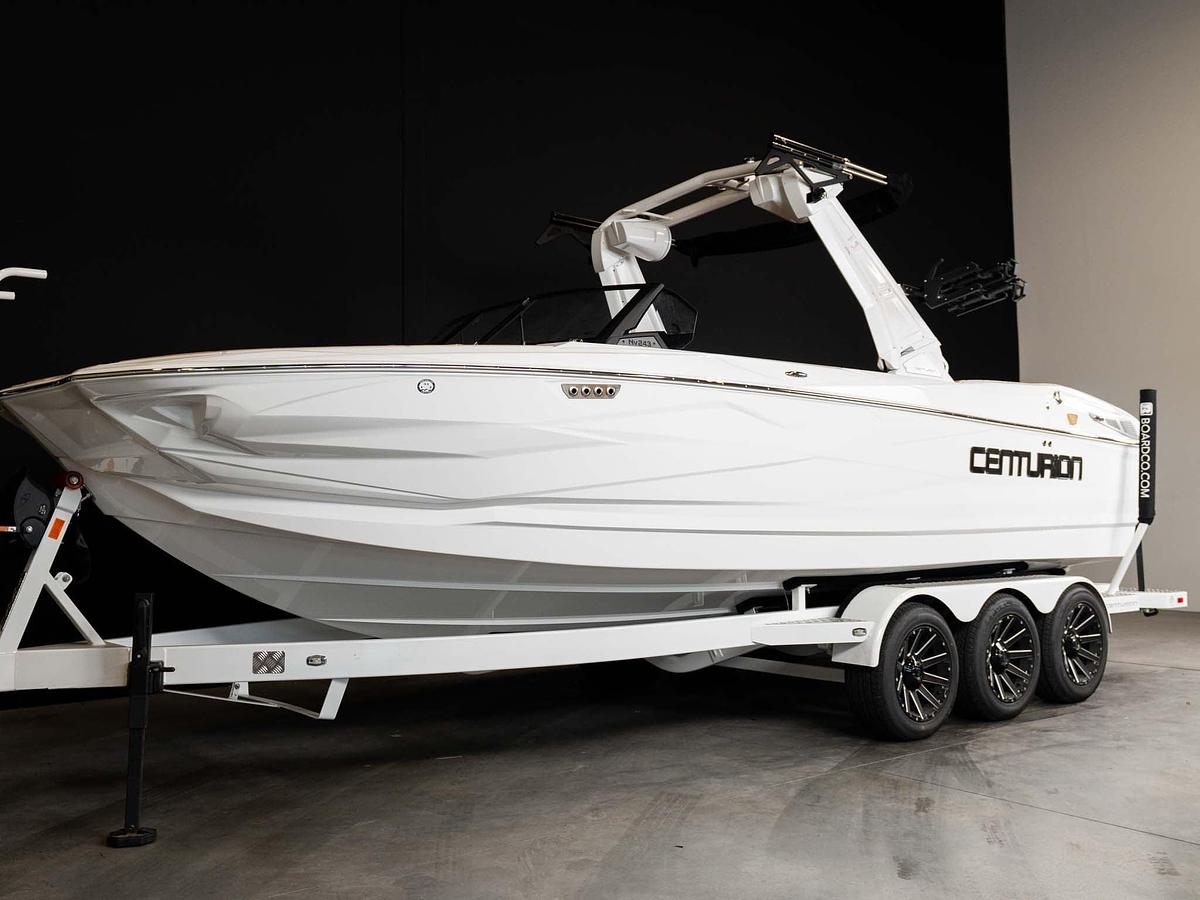2026 Centurion NV243 - Frost White / Castano