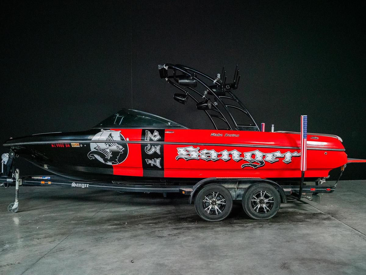 Used 2013 Sanger 237 Wake Series - Red / Black