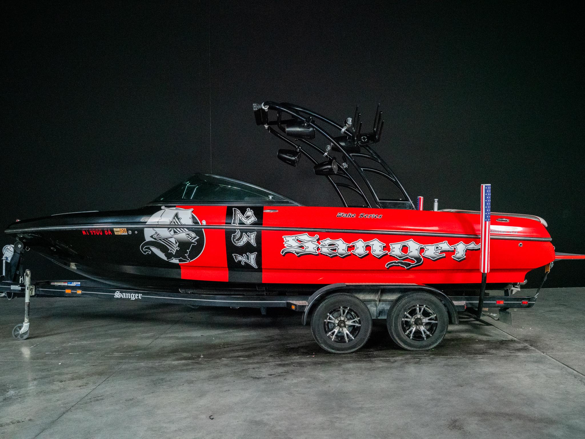 Used 2013 Sanger 237 Wake Series - Red / Black