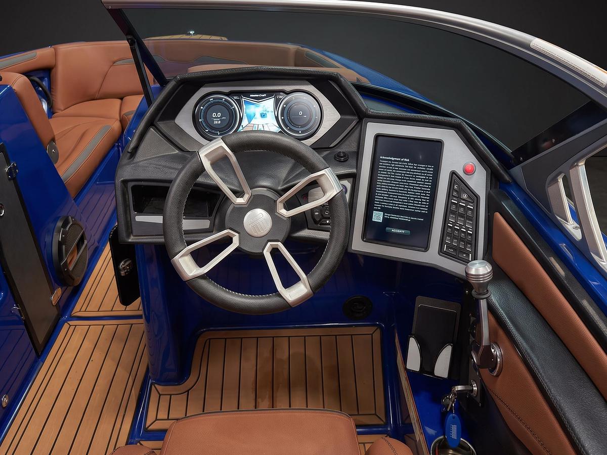 Used 2019 Mastercraft XStar - Blue / Saddle Brown